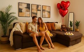 Amalia - Quiet 1Br Apartment With Parking & Wi-Fi