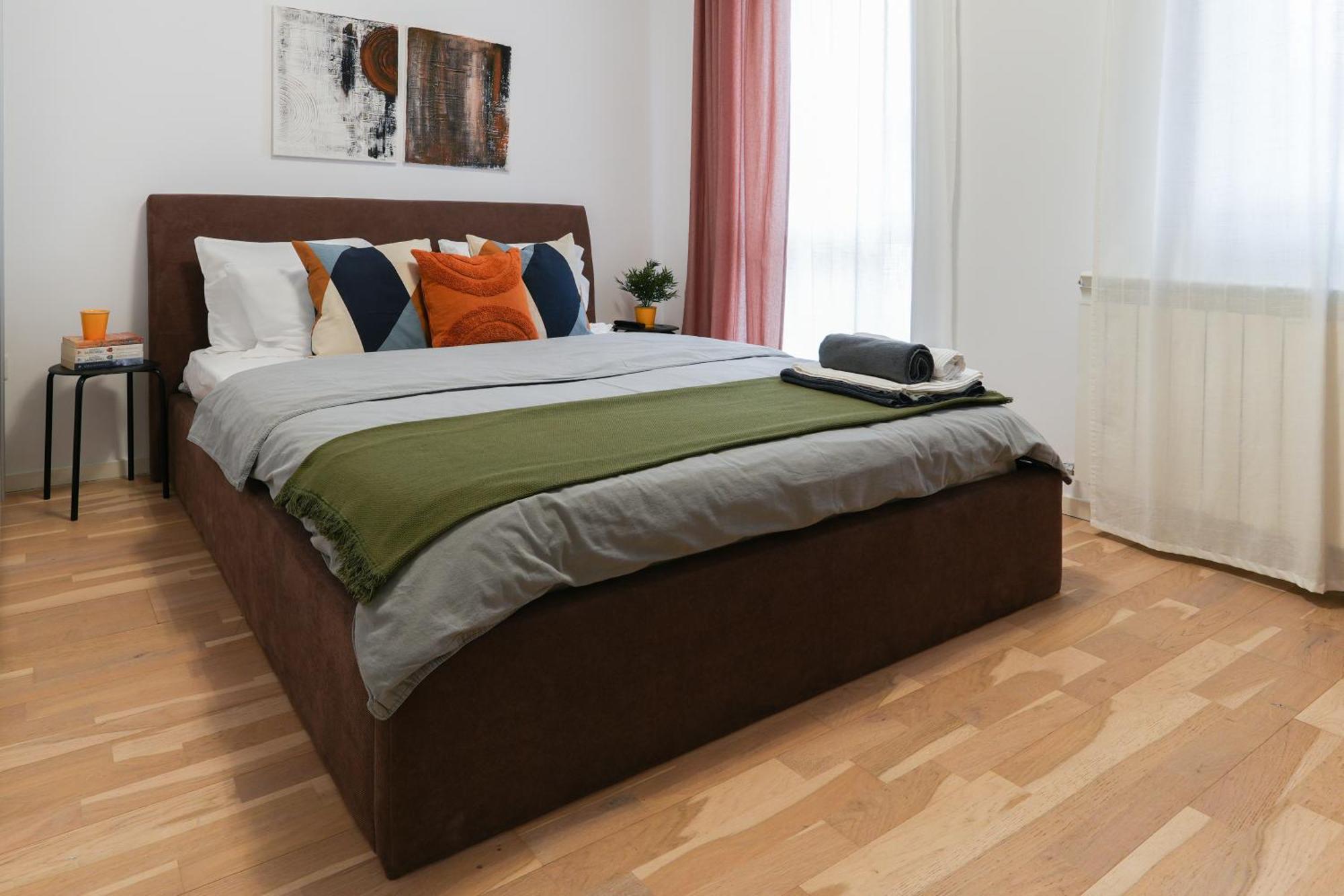 Amalia - Quiet 1Br Apartment With Parking & Wi-Fi Бухарест Екстер'єр фото