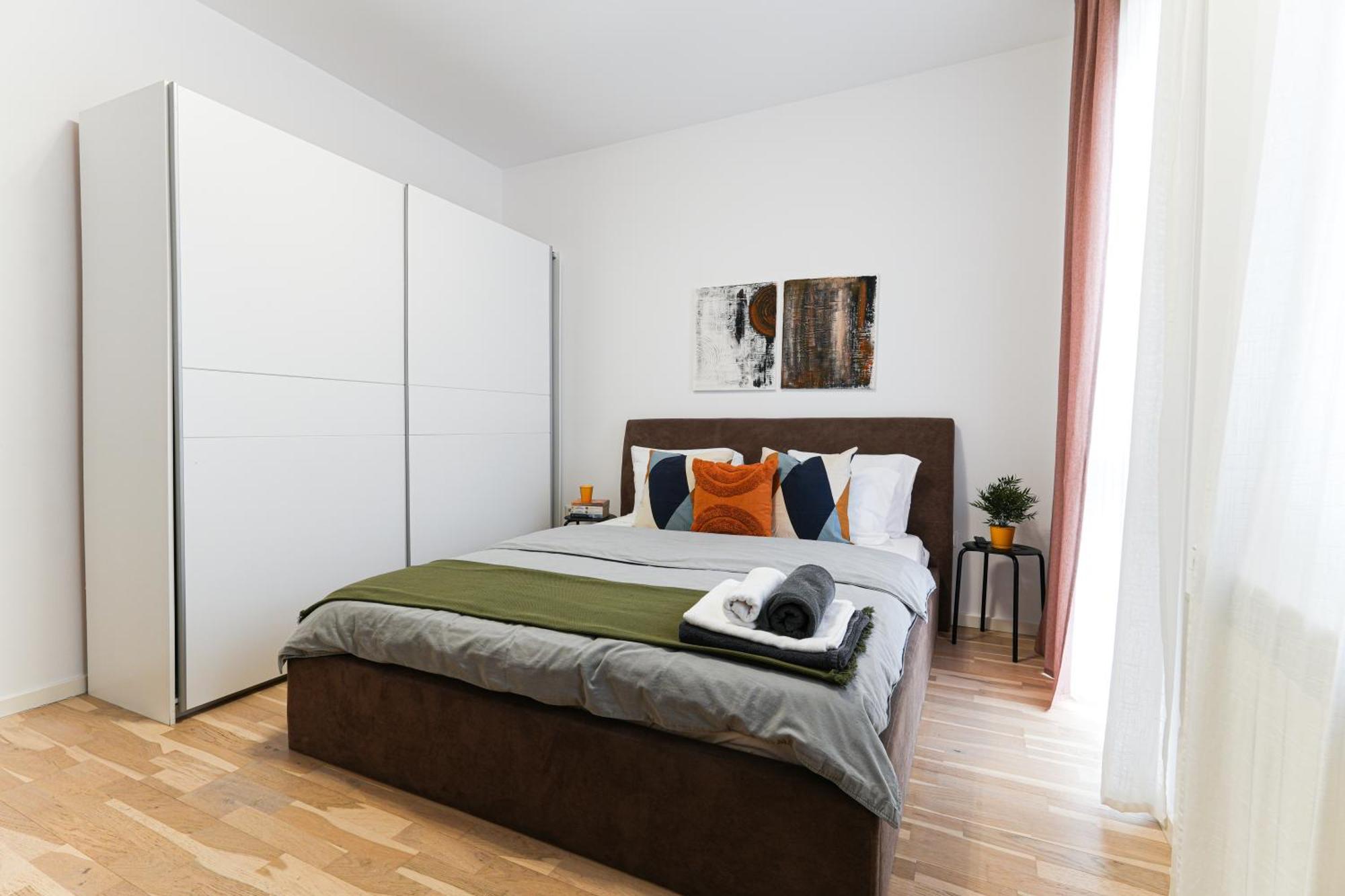 Amalia - Quiet 1Br Apartment With Parking & Wi-Fi Бухарест Екстер'єр фото