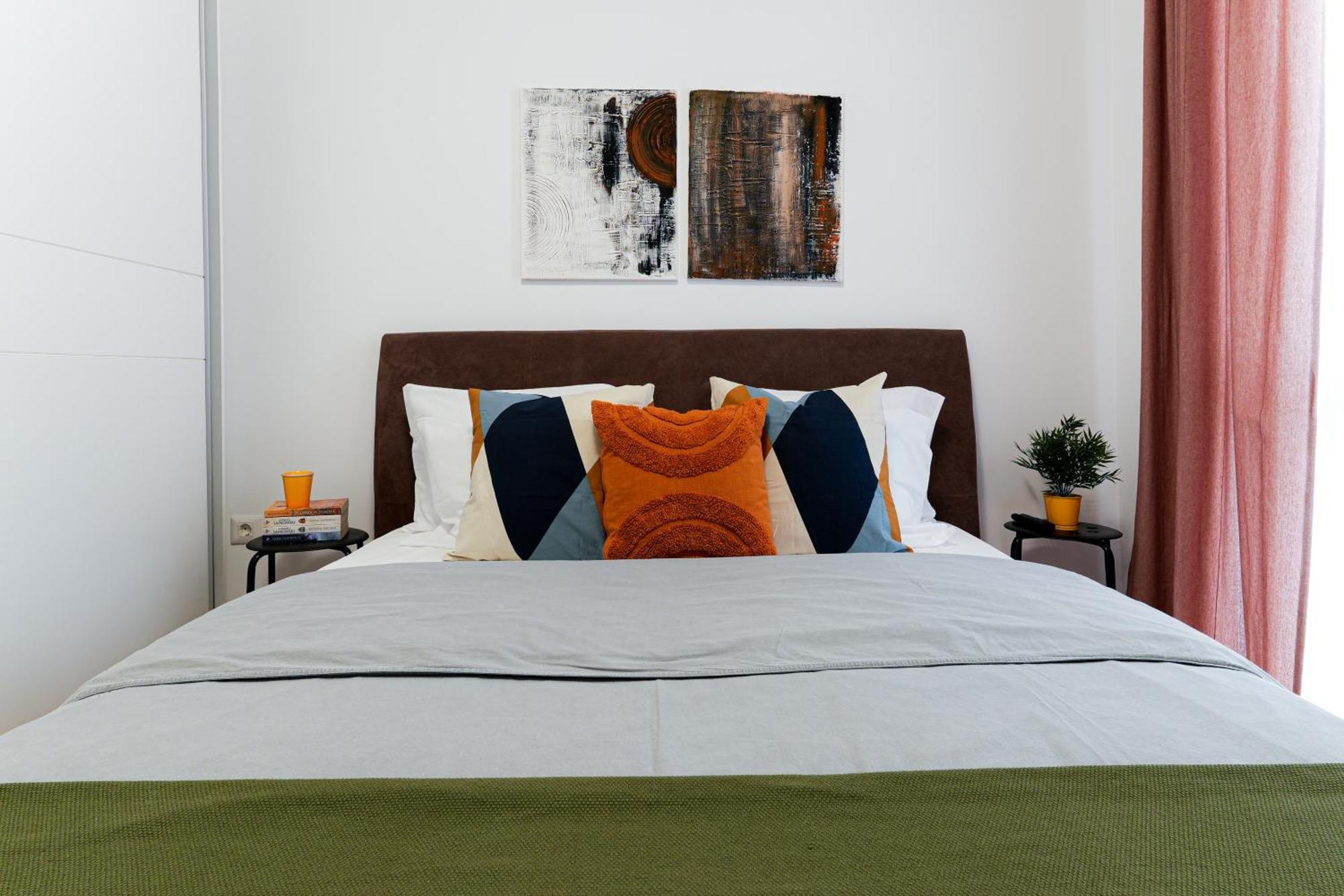 Amalia - Quiet 1Br Apartment With Parking & Wi-Fi Бухарест Екстер'єр фото