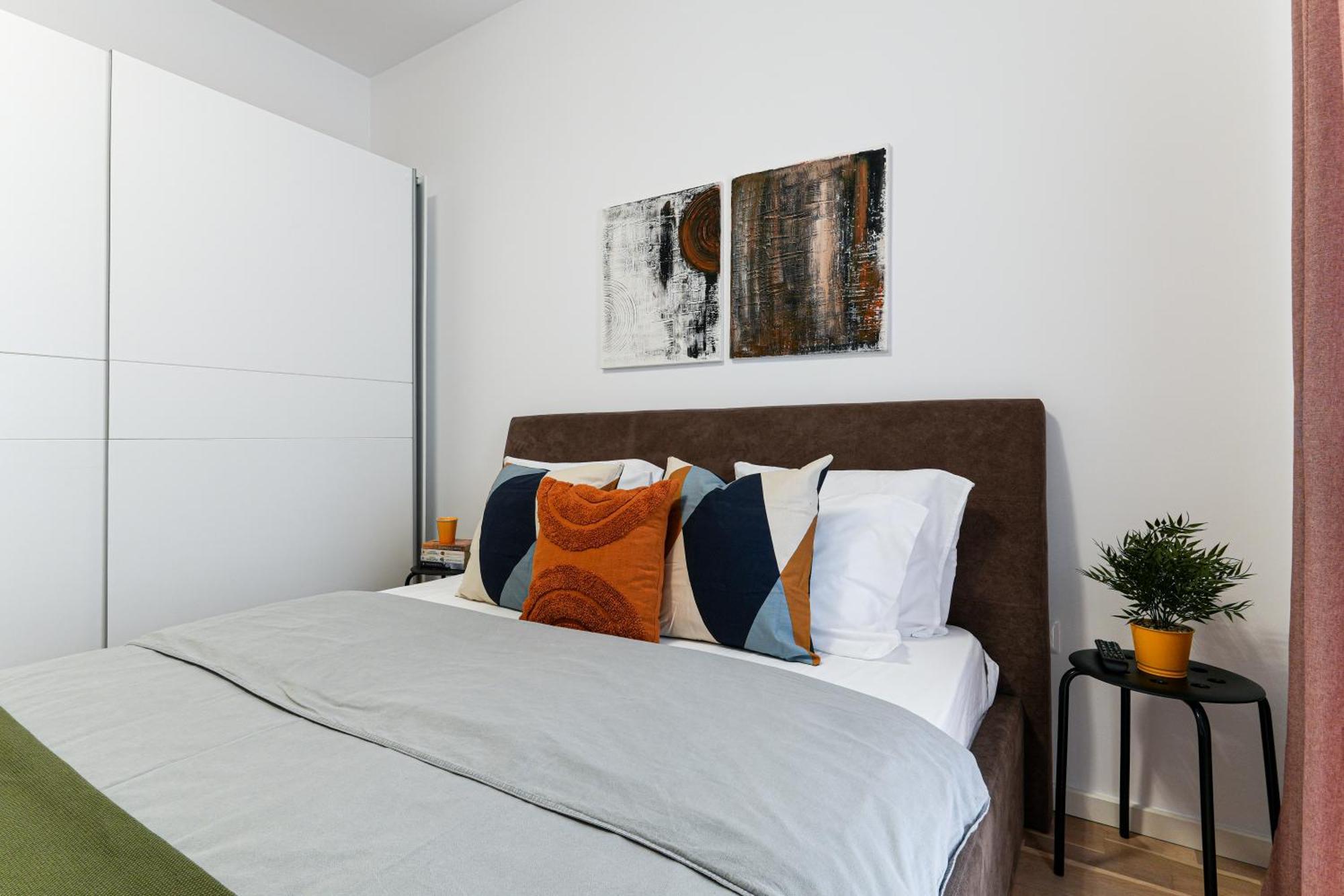 Amalia - Quiet 1Br Apartment With Parking & Wi-Fi Бухарест Екстер'єр фото