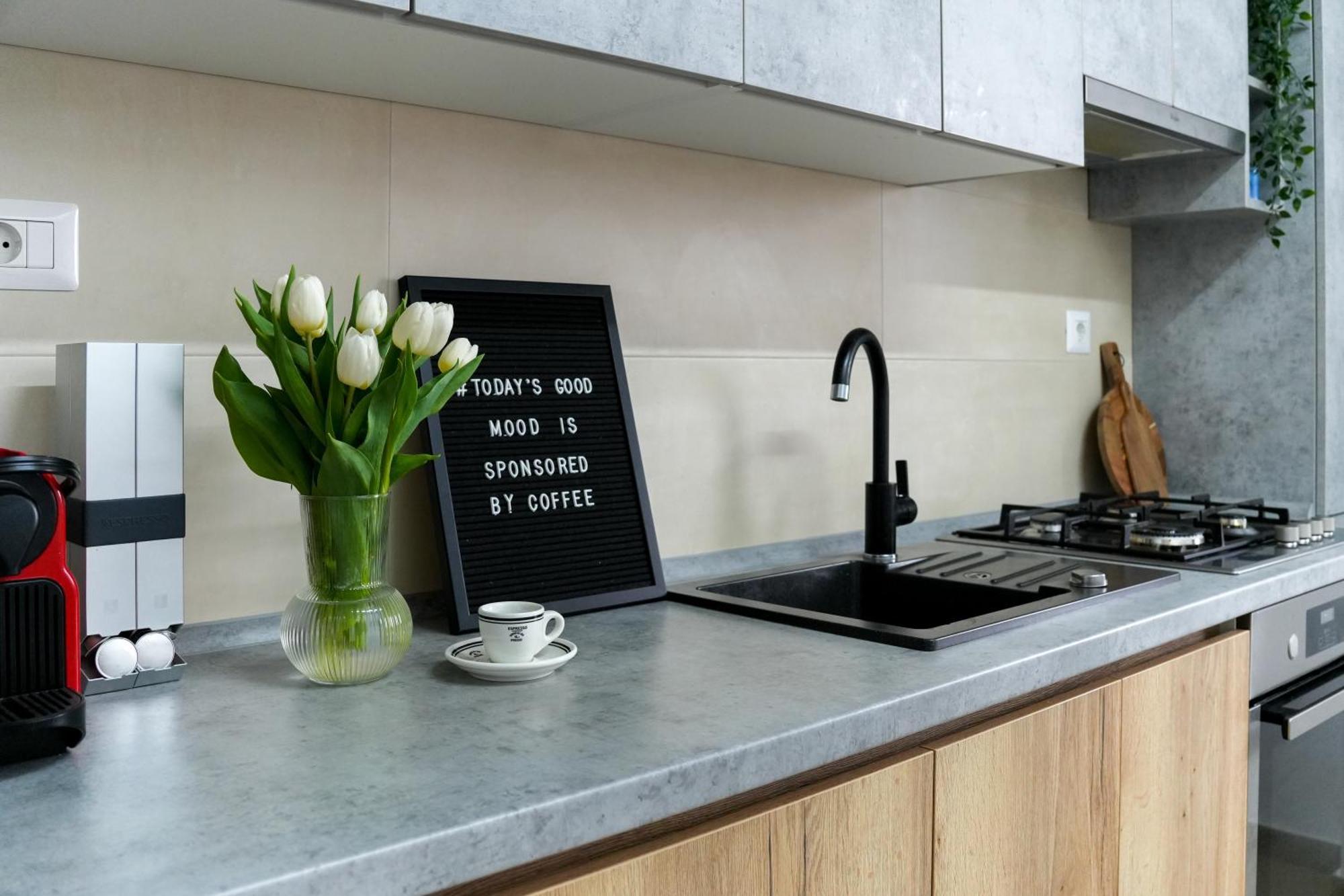 Amalia - Quiet 1Br Apartment With Parking & Wi-Fi Бухарест Екстер'єр фото